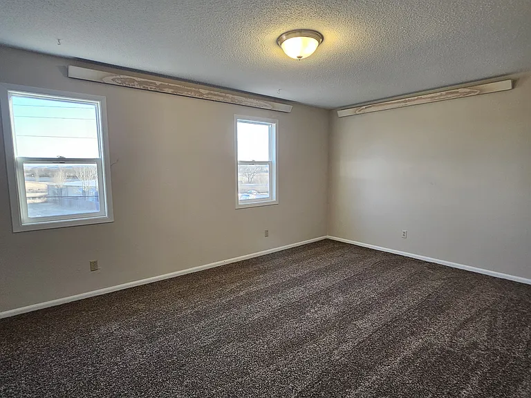 3233 Johnston Ln — Photo 15