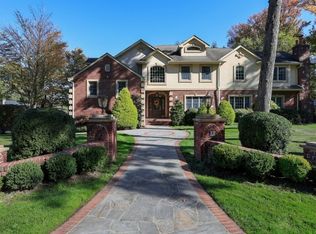 12 Mountainview Dr, Mountainside, NJ 07092