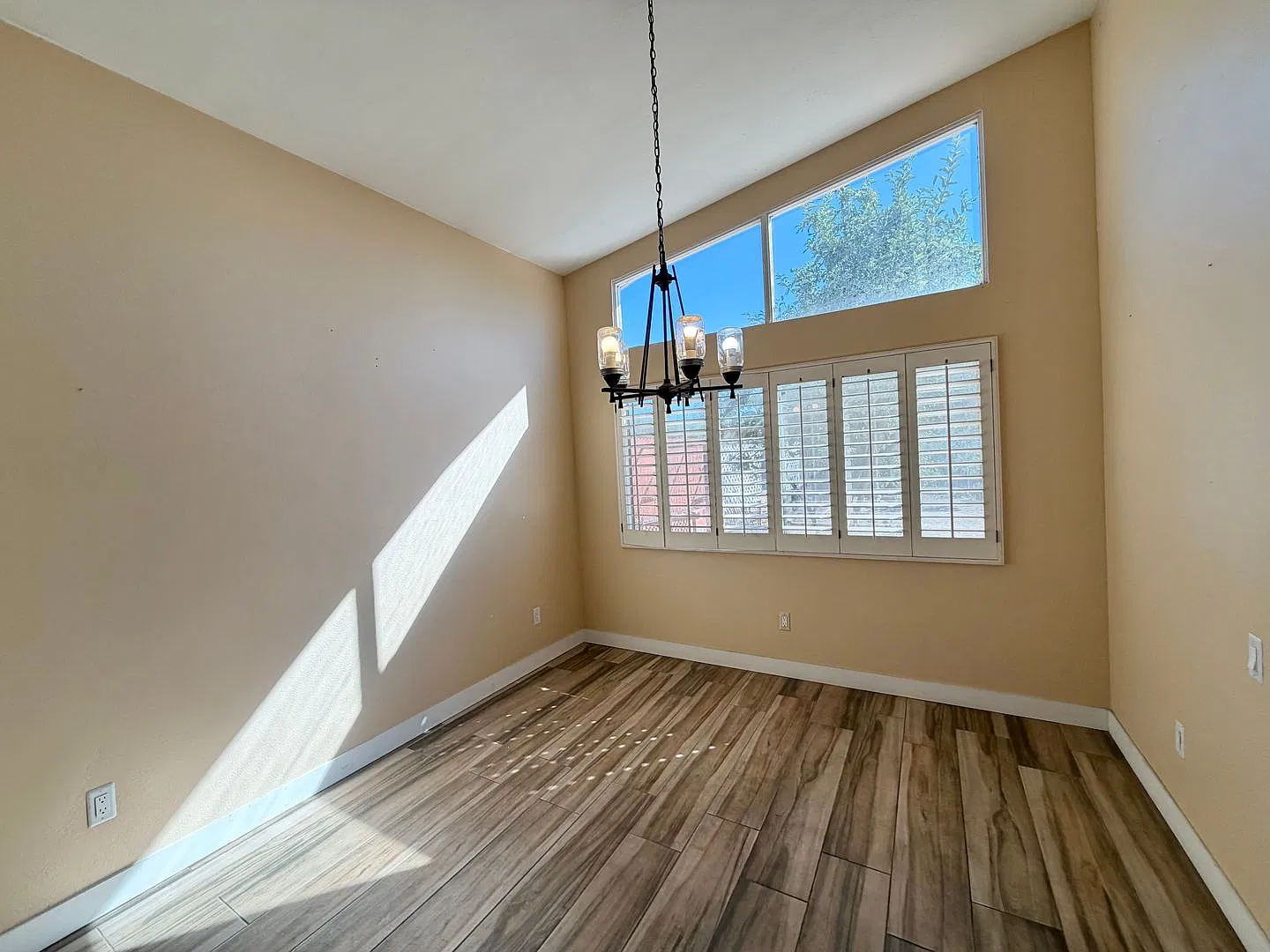 4 Bedroom Home & Private Backyard in Chula Vista! — Photo 4