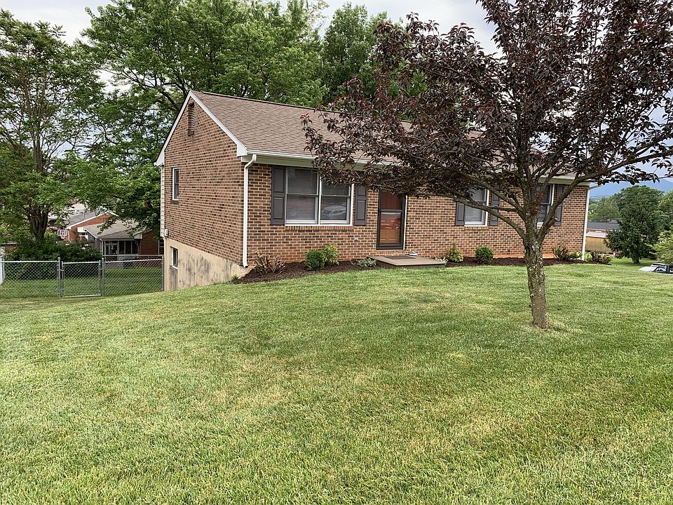 1st image of 722 Glenmore Dr