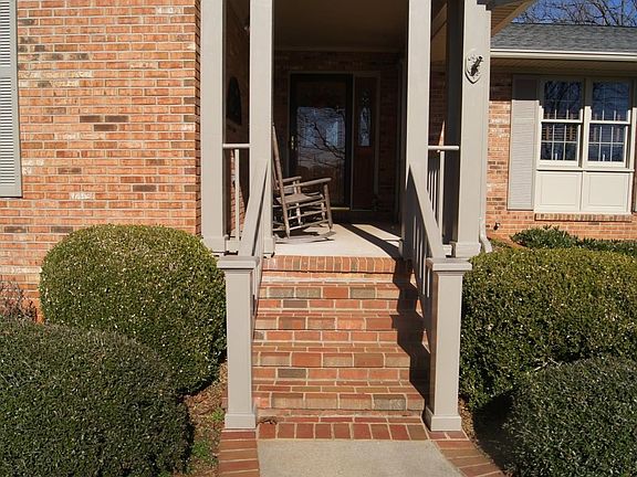 4th image of 205 Mountain Laurel Dr