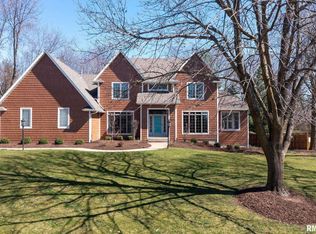 4631 School House Rd, Bettendorf, IA 52722