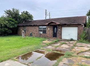 727 W 12th St, Freeport, TX 77541