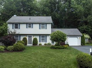 17 Old Coach Rd, Clifton Park, NY 12065