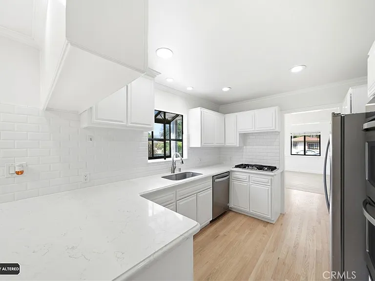 24620 Moon Ave — Photo 8
