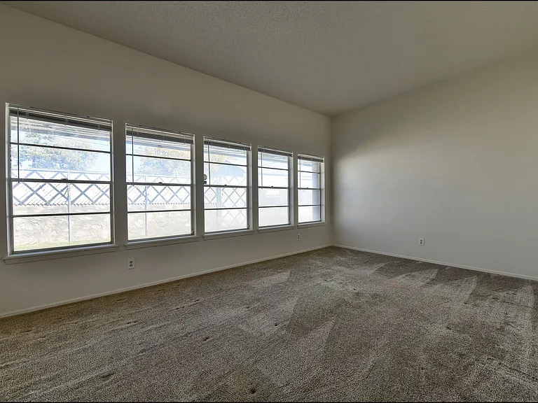 3433 Clearview Ln — Photo 7