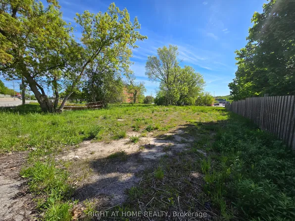 455 The Queensway S, Georgina, ON L4P 2C9