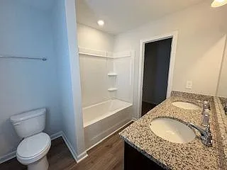 1056 Astoria Dr #MAIN — Photo 8