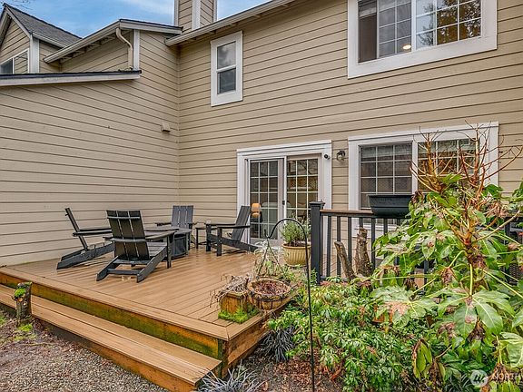 4th image of 7821 196th Street SW #B