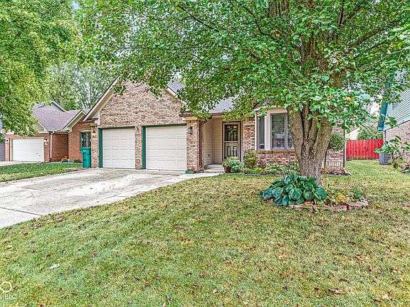 3rd image of 3320 Fox Orchard Cir