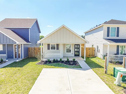16802 N Marie Village Dr Photo 1
