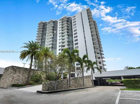 3375 N Country Club Dr, Aventura, FL