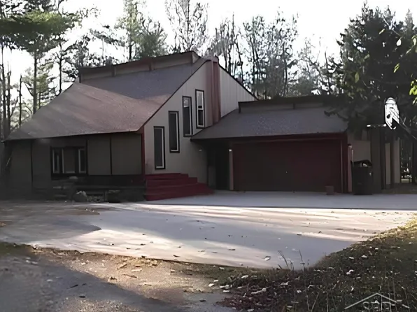 5760 S Huron Rd, Pinconning, MI 48650