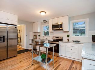 4 Mountain Ledge Rd, Avon, CT 06001