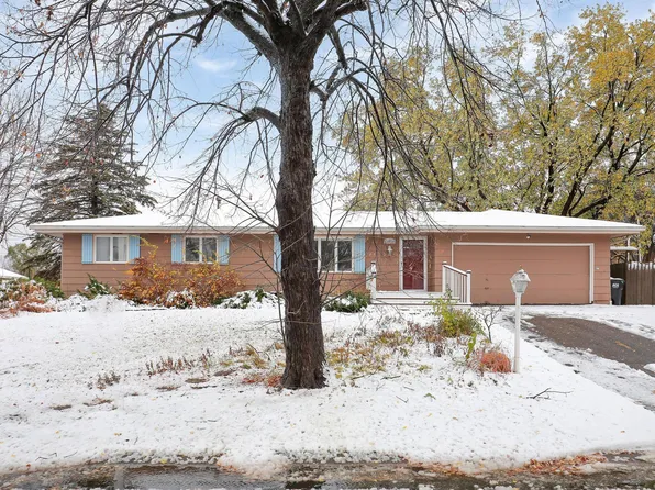 946 Sunny Ln, Anoka, MN 55303