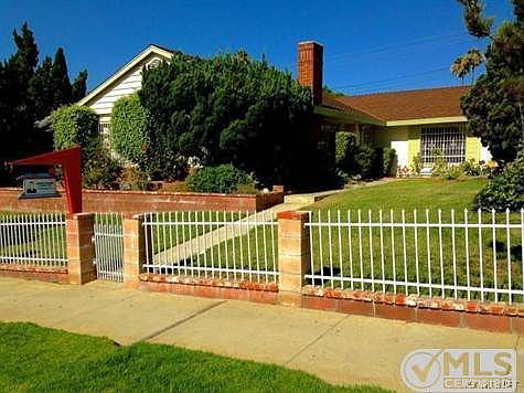 1st image of 9621 Woodley Ave