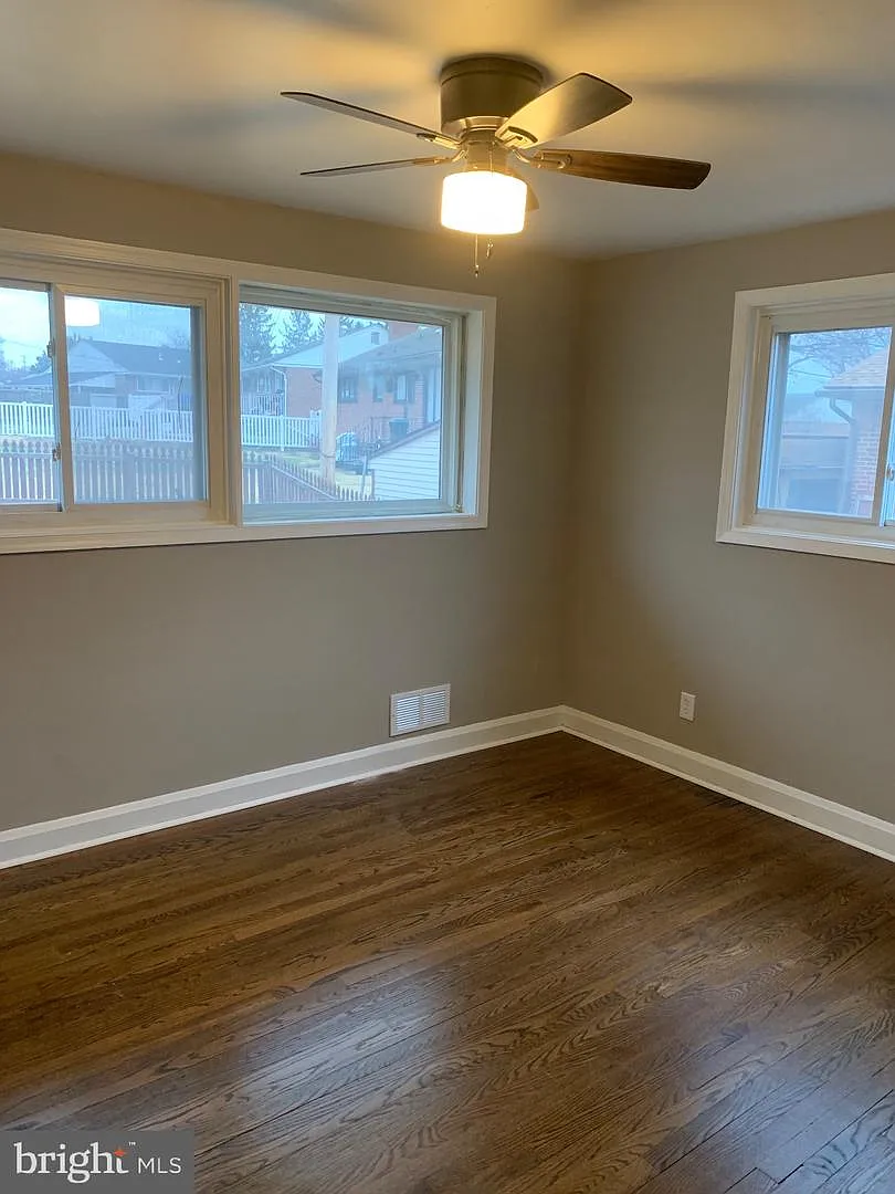 4 bed, 1640 sqft, $2,795 — Photo 4