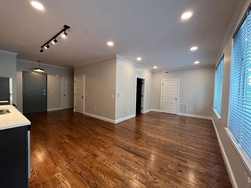 1st image of 605 Campbell Ave SE #409