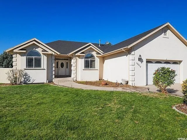 Highland Home W/ Basement Apt, Great Location!! — Photo 2