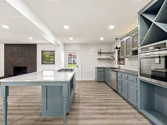 fridge and microwave are being installed!