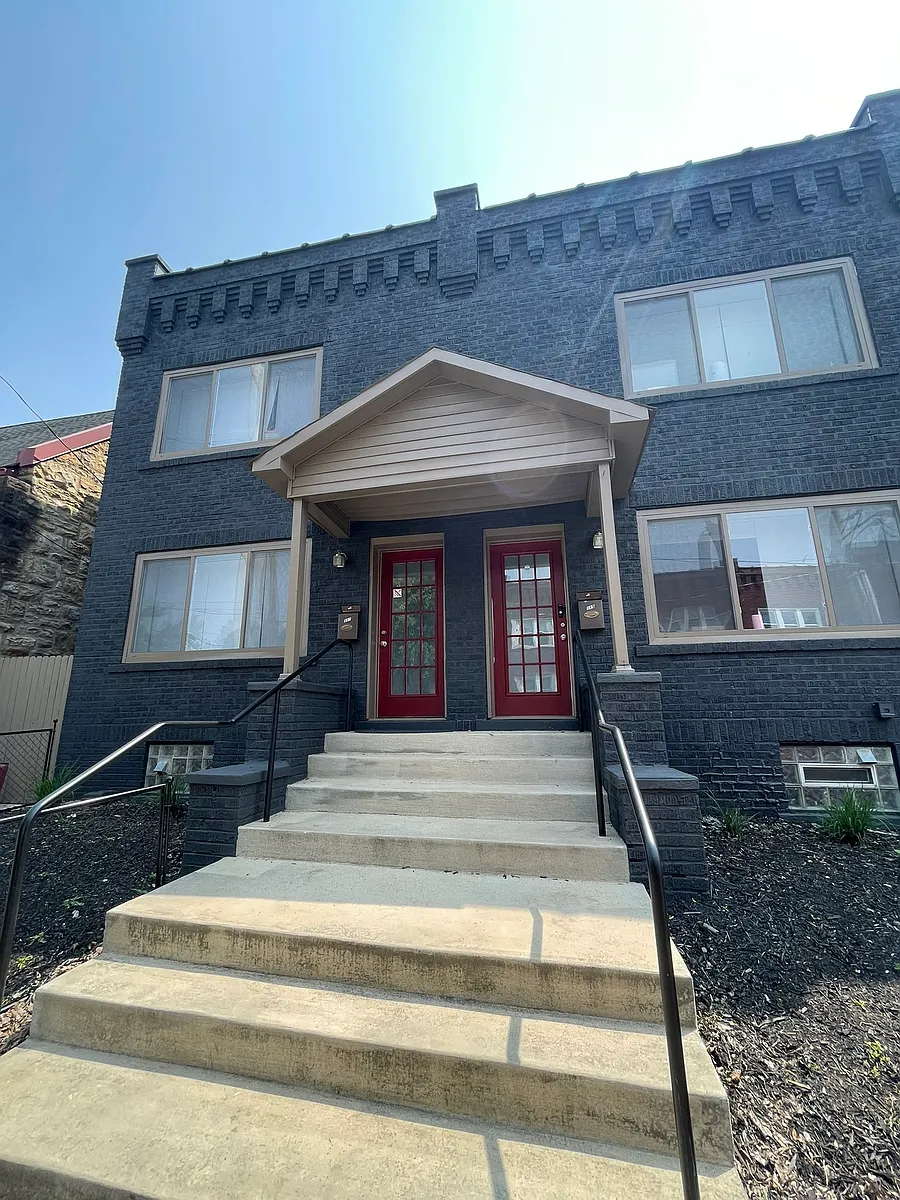 Building Photo - 117 E 9th Ave #117