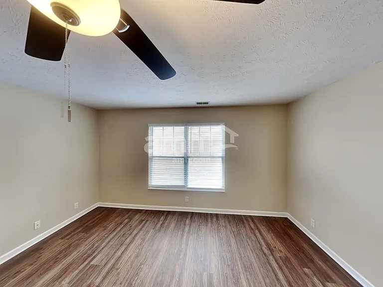 119 Crestwood Ln — Photo 8