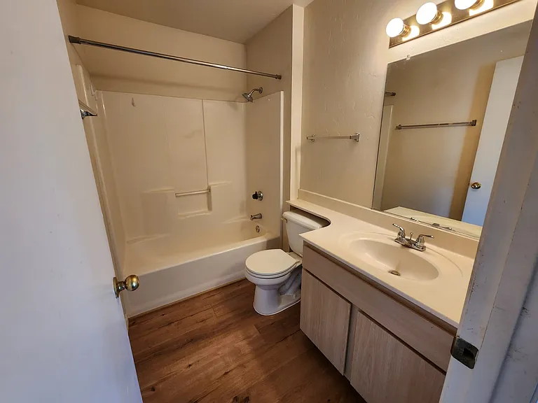 4581 McClintock Cir #B — Photo 9