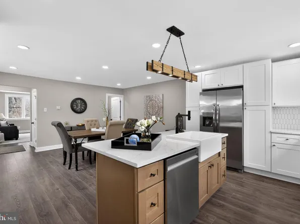 911 W Cobbs Creek Pkwy, Yeadon, PA 19050