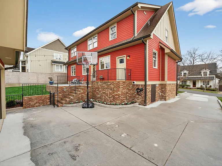 605 W End Cir — Photo 41