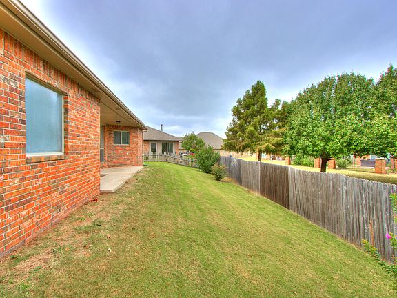 5th image of 12317 Bell Gardens Dr