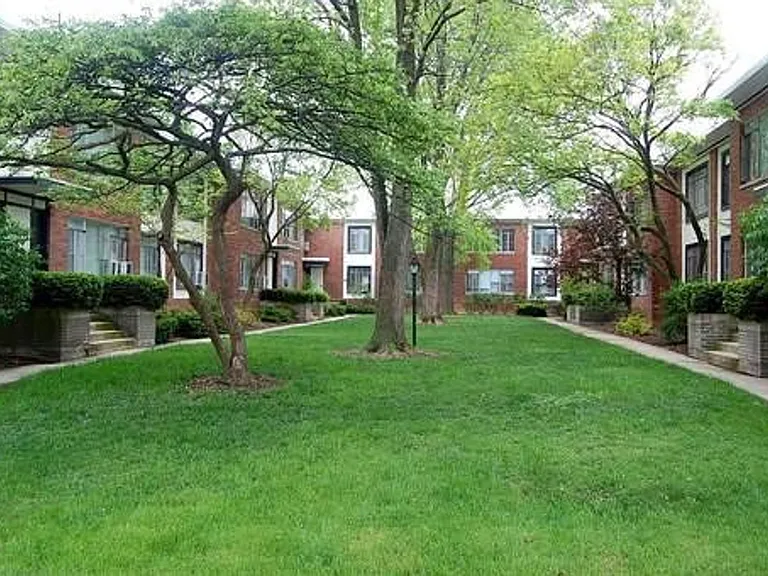 1933 Hickory Apartments LLC — Photo 1