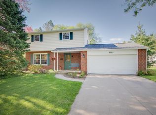 3725 Barrington Dr, Kalamazoo, MI 49006