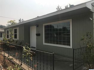 601 Cottonwood Dr, Richland, WA 99352
