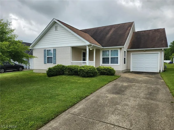 2831 Benford Ln, Youngstown, OH 44505