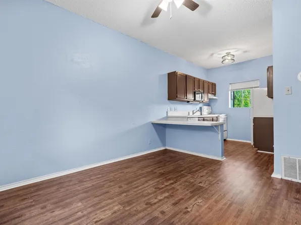 3206 King St APT 204, Austin, TX 78705