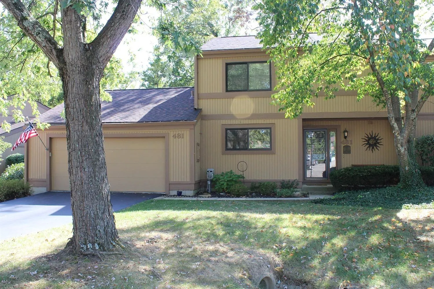 481 Clubhouse Dr photo 1