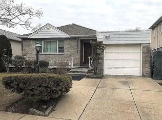 67-53 170th St #2, Fresh Meadows, NY 11365
