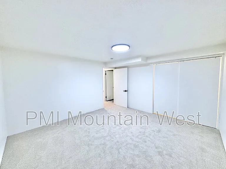 7115 S 2155 E — Photo 27