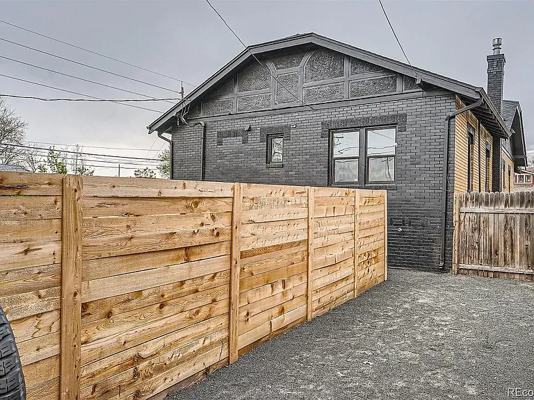 1400 Perry St — Photo 19