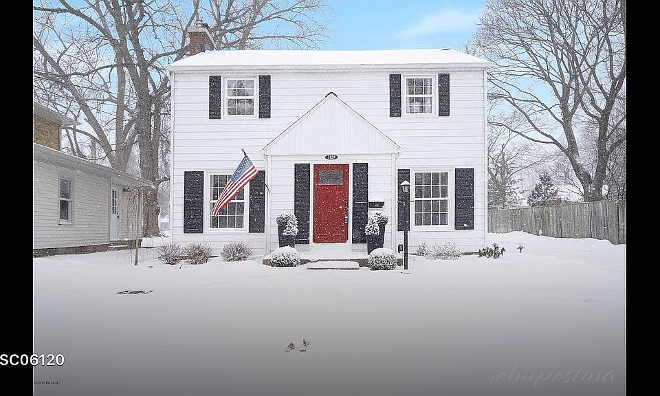 1st image of 1129 Lakeside Dr SE