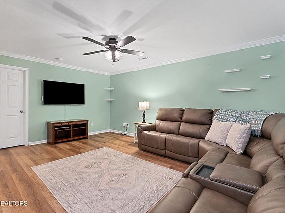 4th image of 213 Tekoa Way