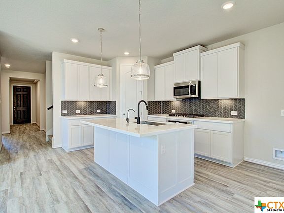 4th image of 1588 Seekat Dr