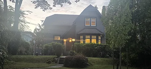 407 Saint George St Photo 1