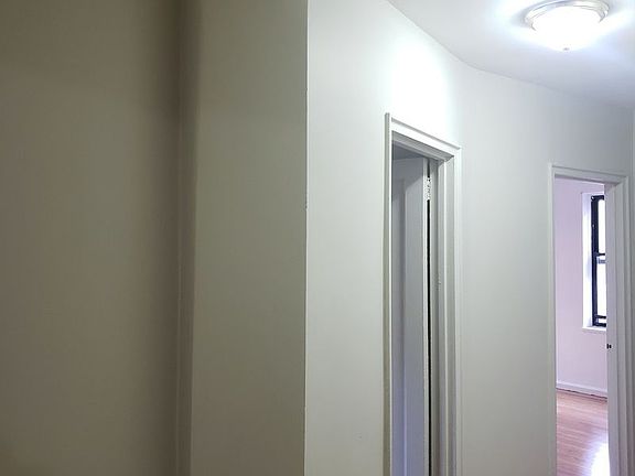 5th image of 495 W 187th St APT 5F