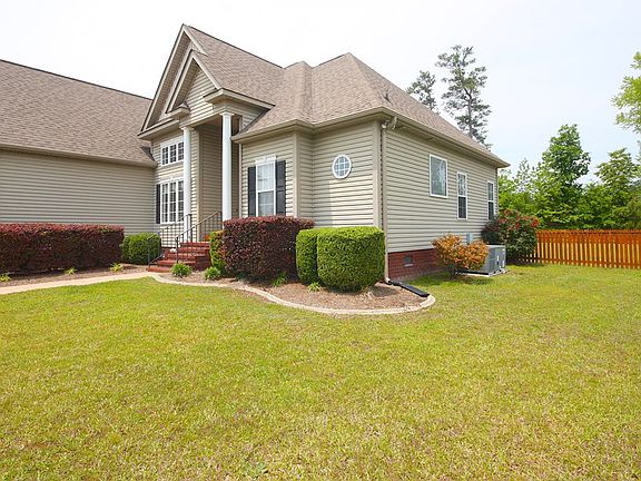 2nd image of 107 Oak Summit Dr