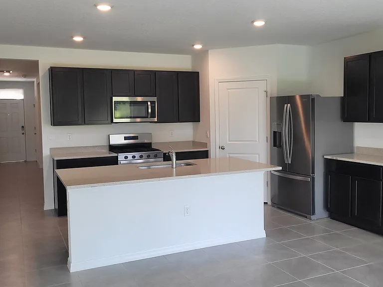 2919 Gardiner Ln — Photo 7