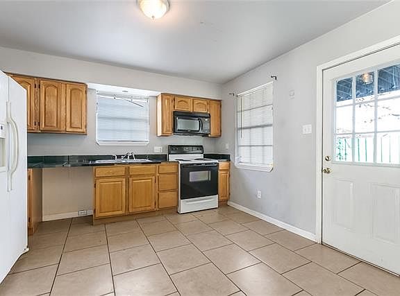 4th image of 3700 Jupiter Dr
