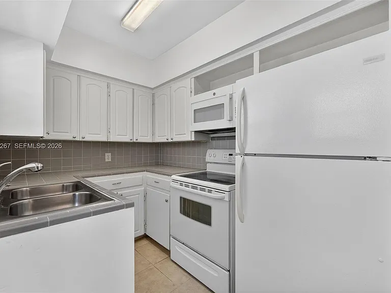 2508 Bay Dr #112 — Photo 11