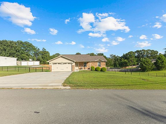 2nd image of 411 McKinney Dr