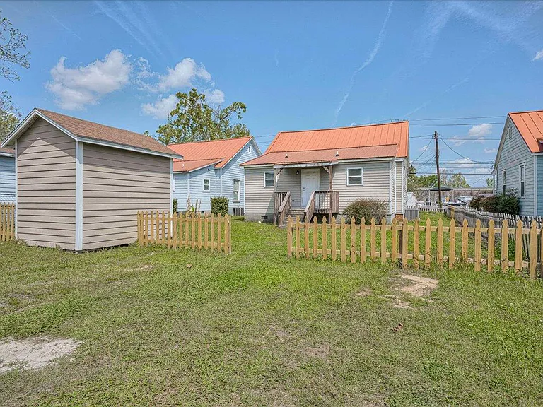 1606 Broad St — Photo 21